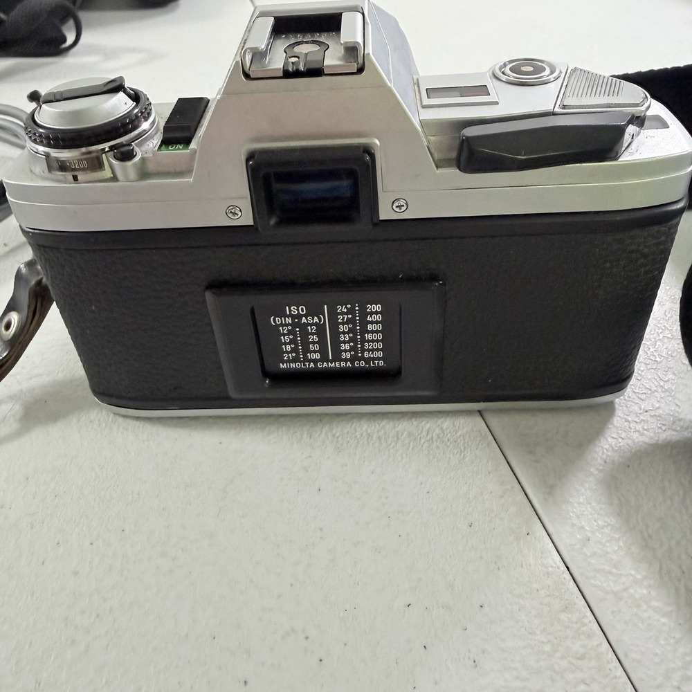 Minolta X-370 35mm SLR Film Camera W/ Lenses Flash Winder ALL UNTESTED AS IS - Picture 10 of 16